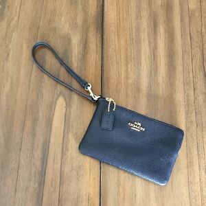 Coach Black Leather Corner Zip Wristlet NWOT